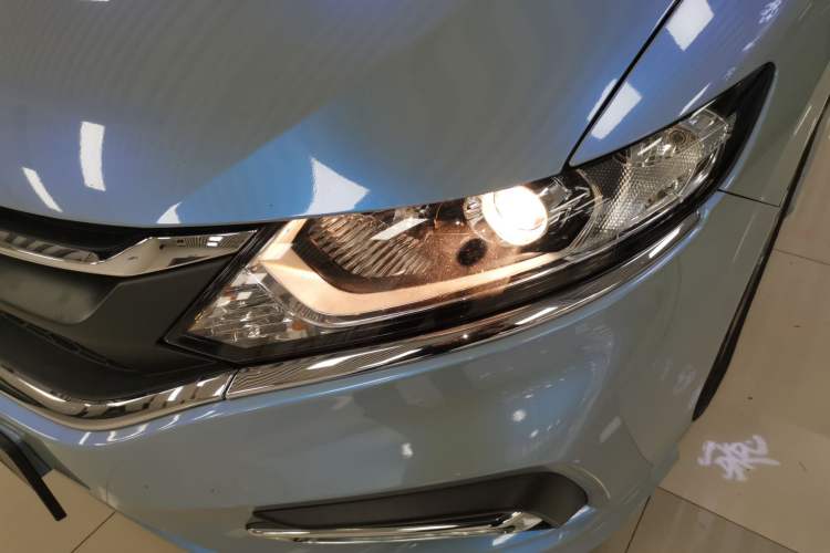 Used Honda Jade 2017 1.8L automatic Comfort version 5 seats Left Front Headlight