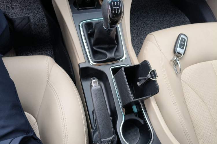 Used Geely Auto Emgrand 2017 Sedan Million Edition 1.5L Manual Luxury Model
