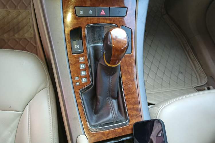 Used Buick LaCrosse 2012 2.4L SIDI Comfort Edition Gear Lever