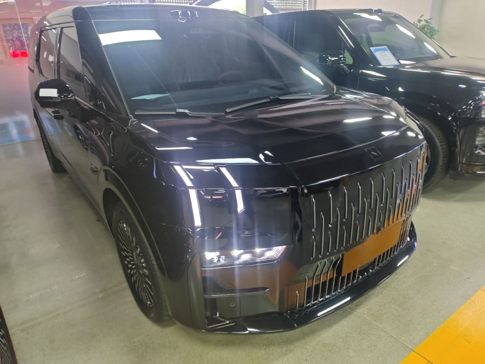 Zeekr 009 2024 Six-Seat Executive Version 4WD 108 kWh — снимка 12
