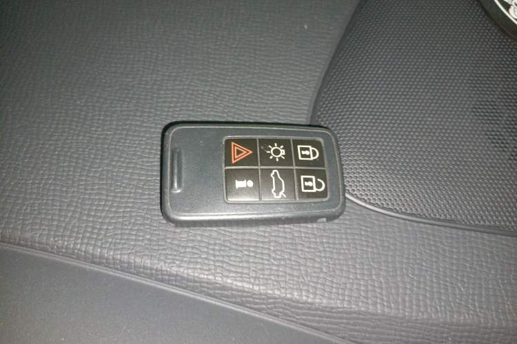 Used Volvo XC60 2016 T5 Smart Version Vehicle Key