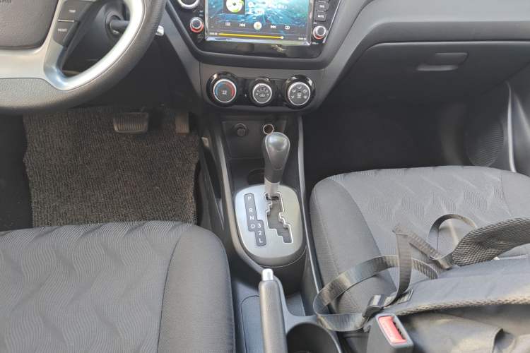 Used Kia K2 2015 Sedan 1.4L Automatic GLS
