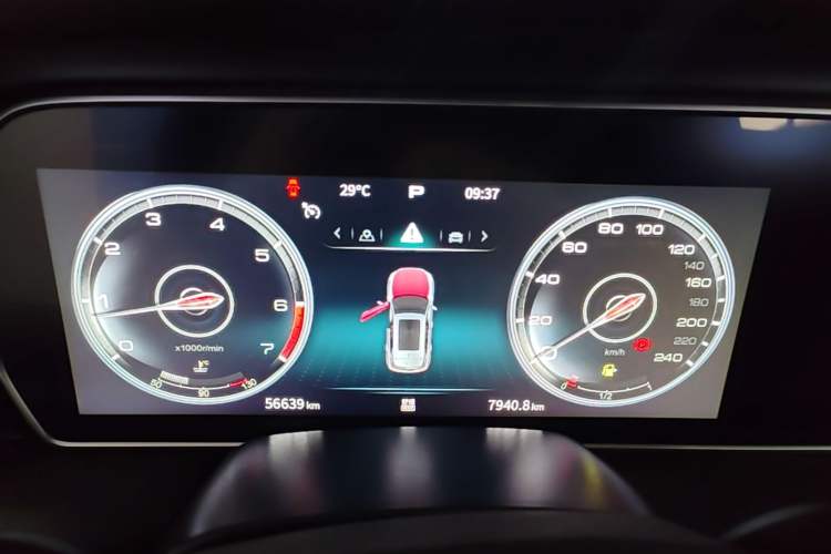 Used Hongqi HS5 2022 Revised Version 2.0T Smart Connect Flagship Edition Instrument Cluster