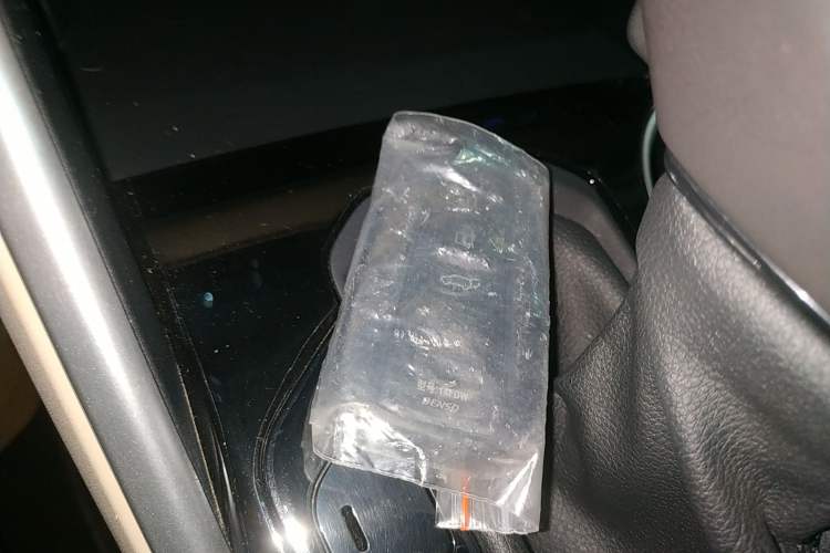 Used Toyota Highlander 2022 Dual-Engine 2.5L Four-Wheel Drive Prestige Version 7 Seats Vehicle Key