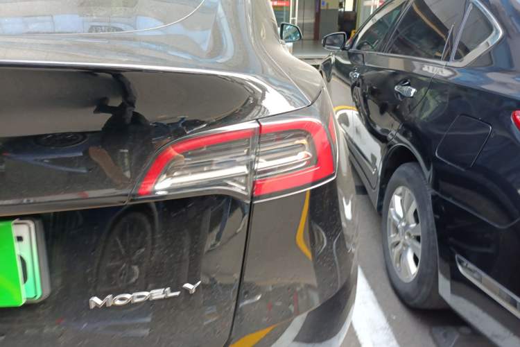 Used Tesla Model Y 2021 Standard Range Rear-Wheel Drive Version
