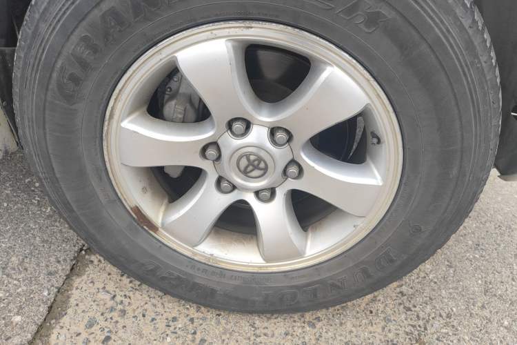 Used Toyota Prado 2004 GX 2.7 Manual Model
