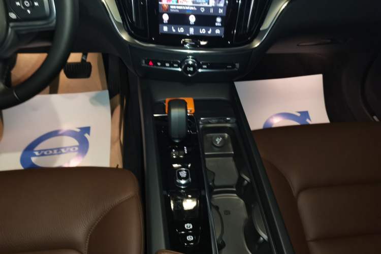 Used Volvo S60 2025 B4 Zhiyi Luxury Edition
