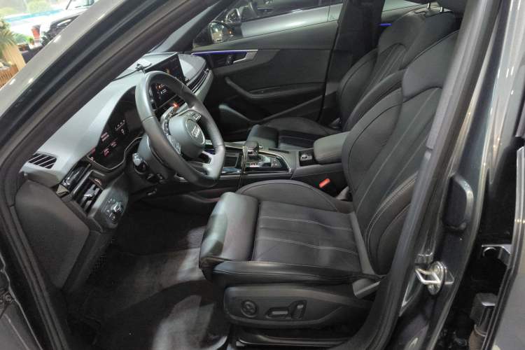 Used Audi A4L 2023 40 TFSI Luxury Dynamic Model
