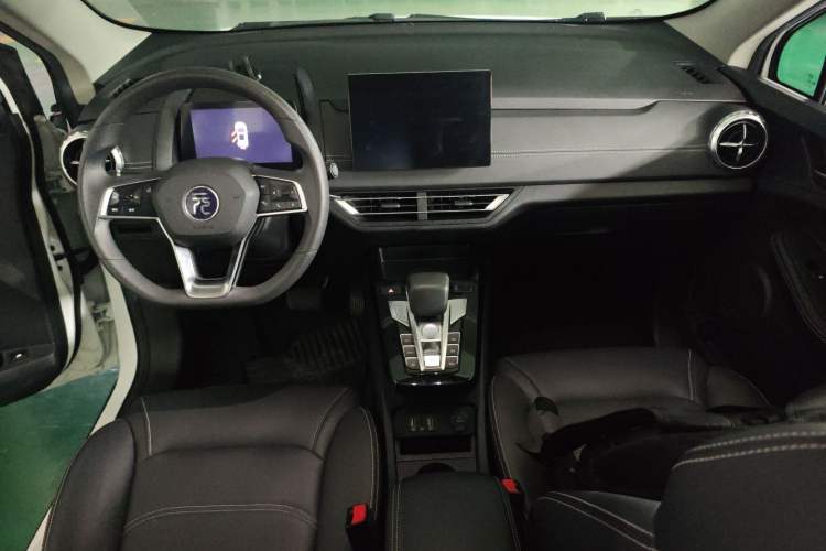 Used BYD Yuan New Energy 2019 EV360 Smart Connect Enjoyment Model Center Console