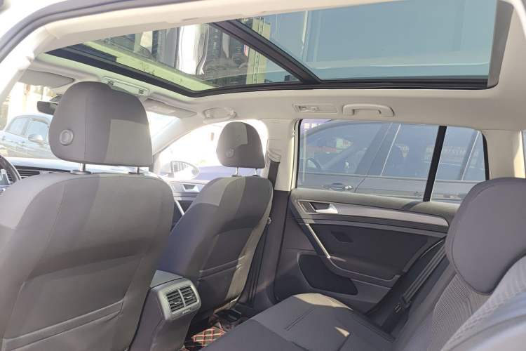 Used Volkswagen Golf 2019 1.8TSI Travel Edition
