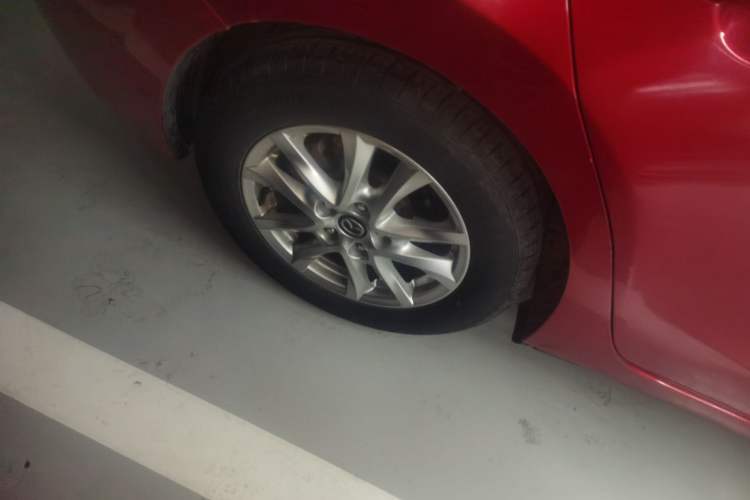 Used Mazda 3 Axela 2016 Sedan 1.5L Automatic Comfort Model