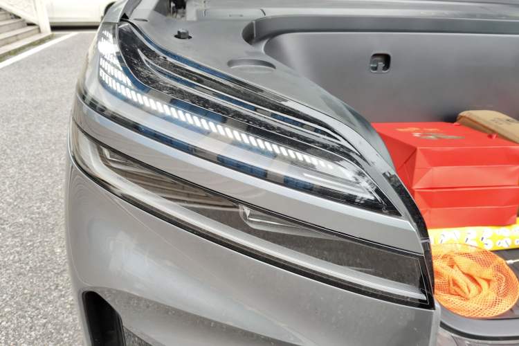 Used ONVO Luxeed L90 2025 Model—Ultra Six-Seater Version