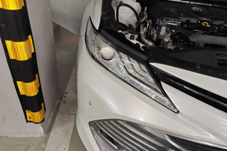 Used Toyota Camry 2018 2.5G Luxury Edition Right Front Headlight