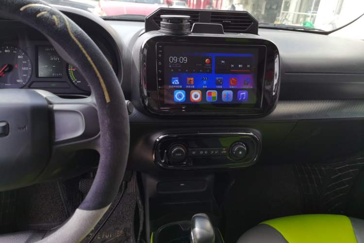 Used Roewe Clever 2021 302 km New Four-Seater Super-Efficient Version