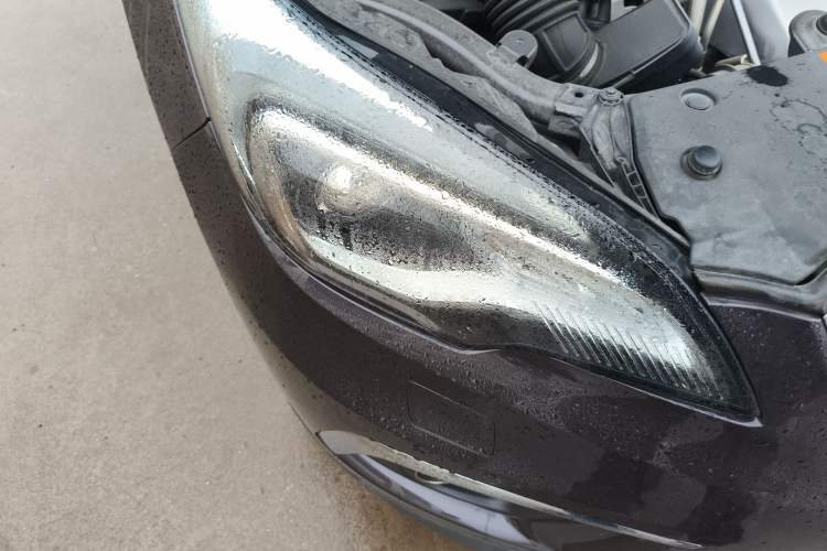 Used Buick Envision 2017 28T Four-Wheel Drive Luxury Model Right Front Headlight