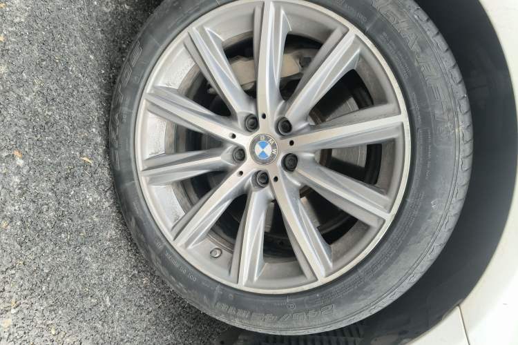 Used BMW 5 Series New Energy 2018 530Le Luxury Package Right Front Wheel Hub