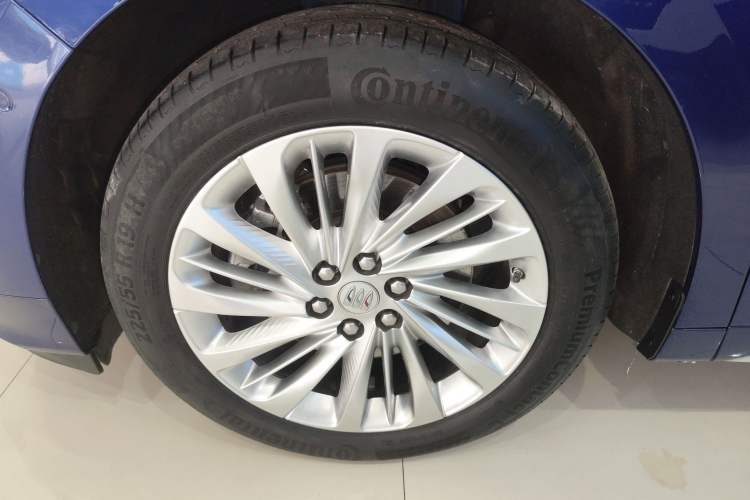 Used Buick Century 2023 2.0T Six-Seater Yinshi Edition
