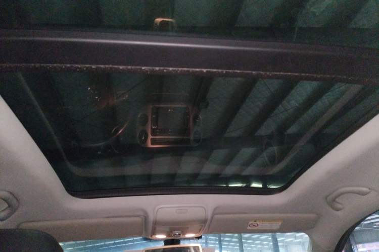 Used Volkswagen Tiguan L 2015 2.0 TSI Automatic All-Wheel Drive Luxury Edition
