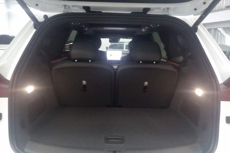 Used ONVO Luxeed L90 2025 Model—Max Six-Seater Version Trunk