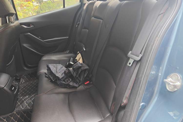 Used Mazda 3 Axela 2017 Sedan 1.5L Automatic Luxury Model Emission Standard China V