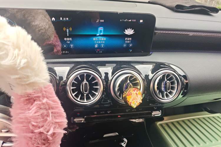 Used Mercedes-Benz A-Class 2022 Revised Version A 200 L Sport Sedan Fashionable Style Audio And AC Panel