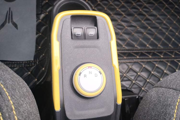 Used Chery QQ Ice Cream 2022 120km Conical Shape Lithium Iron Phosphate
