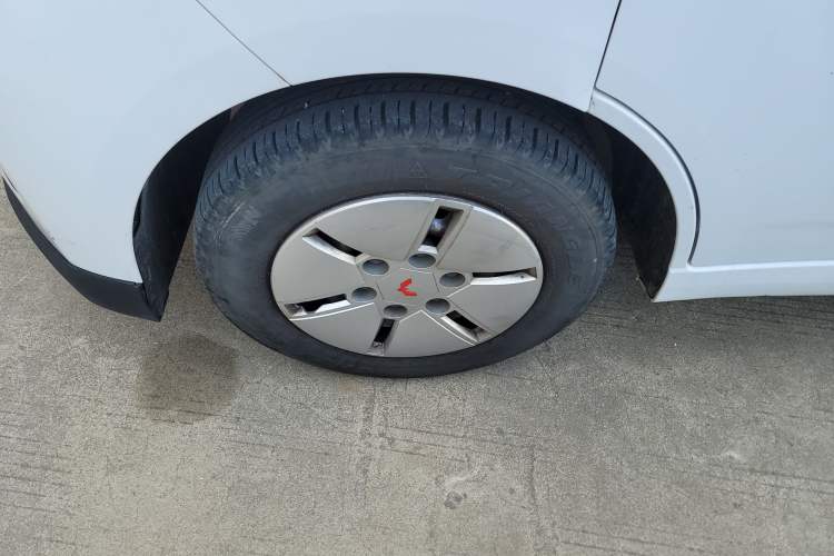 Used Wuling Yangguang 2024 300km Comfort Version with Sealed Windows 60kW