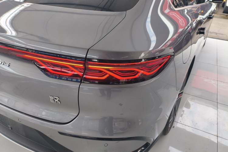 Used BYD Han 2023 EV Champion Edition 605KM Front-Drive Premium Model Right Rear Taillight