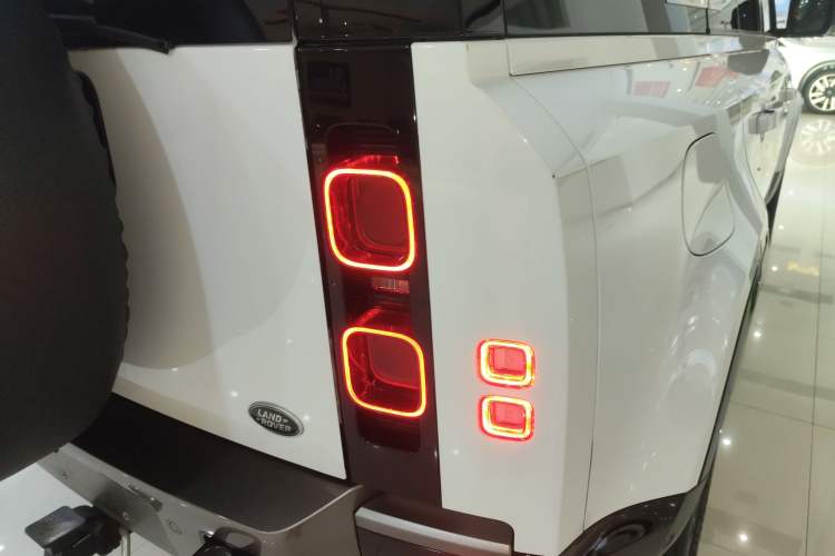 Used Land Rover Defender 2024 110 3.0T P400 X-DYNAMIC HSE