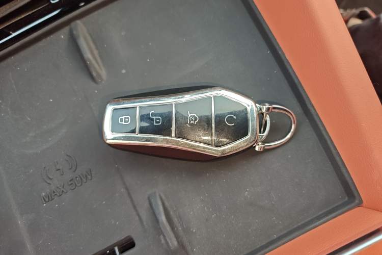 Used BYD Tang L 2025 DM 215KM LiDAR Flagship Model