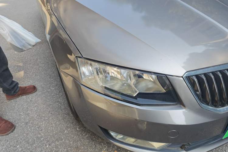 Used Skoda Octavia 2016 1.6L Automatic Chuanxing Edition Right Front Headlight