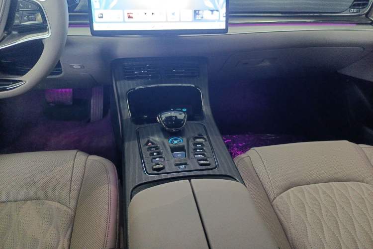 Used BYD Han 2025 DM-i Smart Drive 125KM Prestige Model Gear Lever