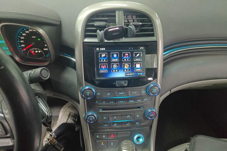 Used Chevrolet Malibu 2014 2.0L Automatic Luxury Edition Audio And AC Panel