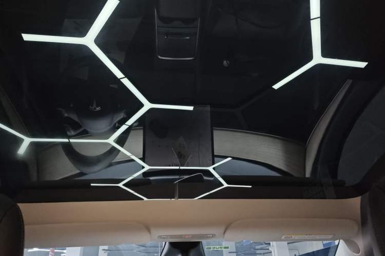 Used Tesla Model Y 2021 Long-Range All-Wheel-Drive Version 3D7