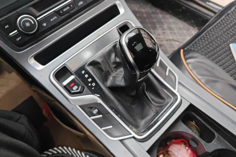 Used Geely Auto Emgrand 2021 UP 1.5L CVT Advanced Edition Gear Lever