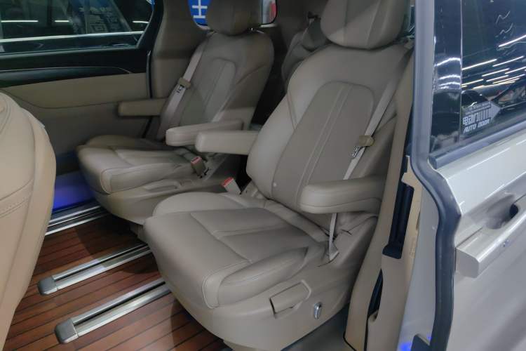 Used Buick GL8 2021 ES Land Cruiser 653T Luxury Edition Left Rear Seat