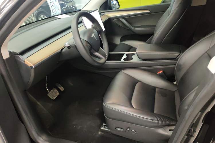 Used Tesla Model Y 2022 Rear-Wheel-Drive Version
