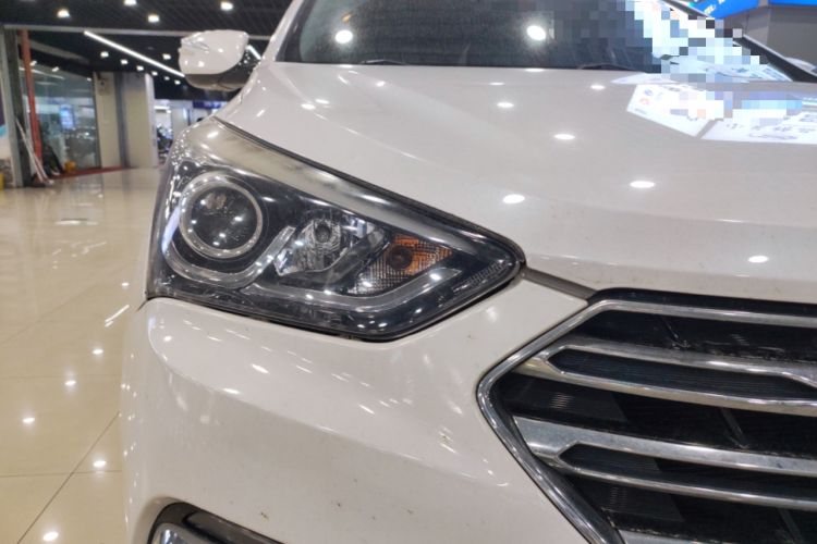 Used Hyundai Santa Fe 2017 2.0T Automatic Two-Wheel Drive Smart Version 7 Seats