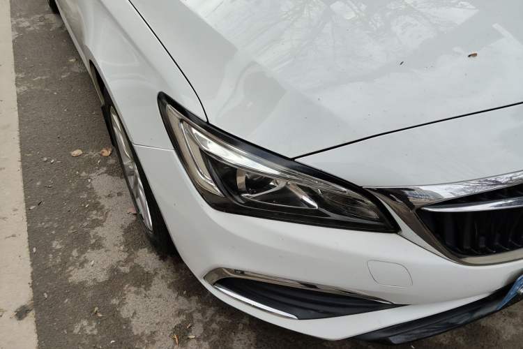 Used Buick Verano 2018 Sedan 20T Dual-Clutch Leading Model