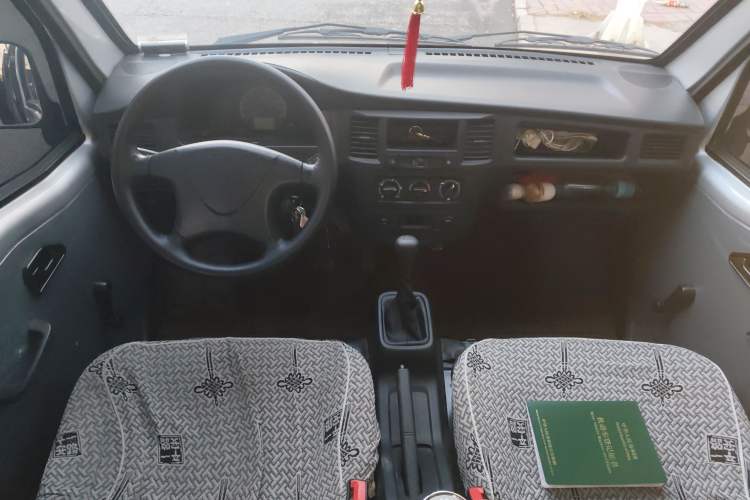 Used Wuling Zhiguang 2023 1.5L Practical Version 5/7 Seats
