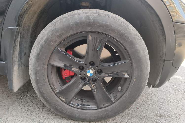 Used BMW X5 2011 xDrive35i Leading Model Right Front Wheel Hub
