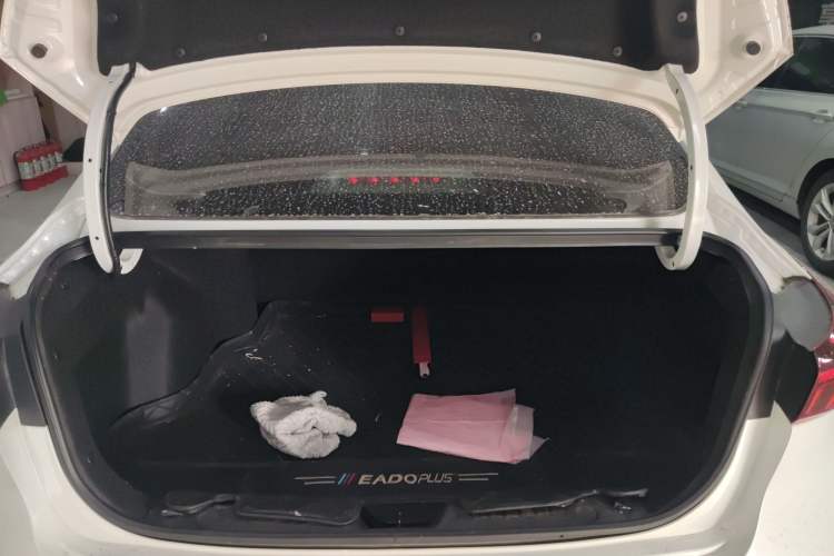 Used CHANGAN Eado 2023 Changan Edition PLUS Blue Whale NE 1.4T GDI DCT Prestige Version Trunk