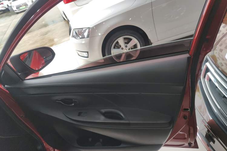 Used Toyota YARiS L Zhi Xiang 2017 1.5E CVT Dynamic Edition Right Front Door Interior