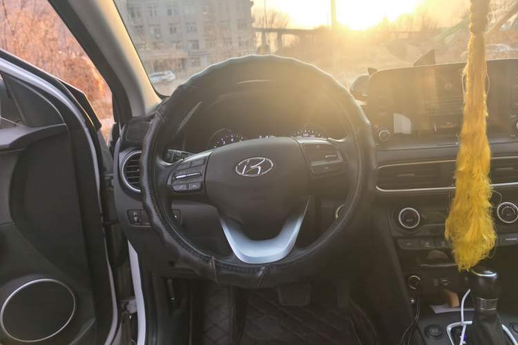 Used Hyundai ENCINO 2018 1.6T Dual-Clutch Zhilian Edition China V Standard Steering Wheel