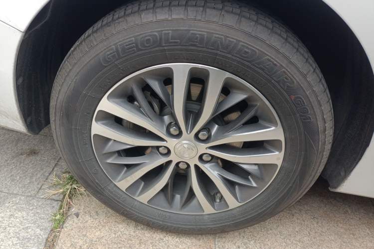 Used Buick GL8 2022 ES Landtrek 653T Luxury Edition