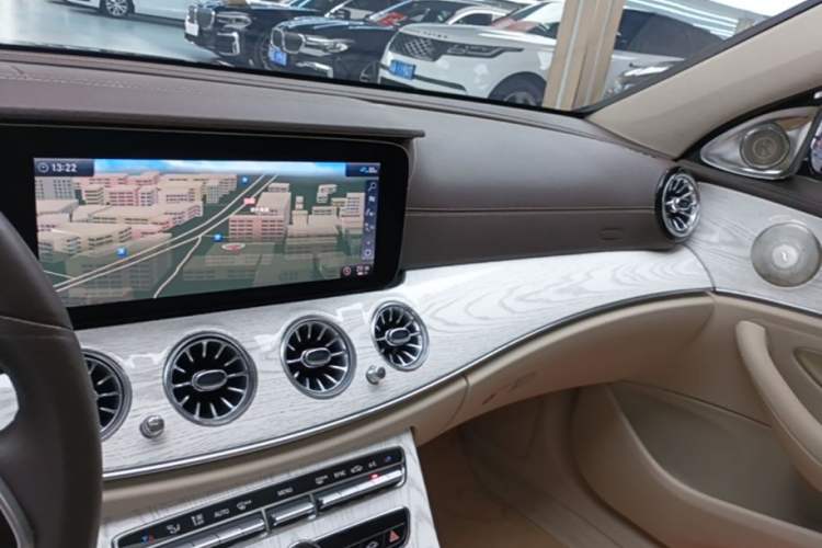 Used Mercedes-Benz E-Class 2019 Restyled E 300 L Luxury Edition
