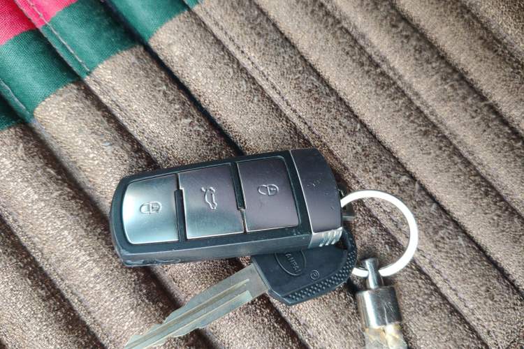 Used Volkswagen Magotan 2013 1.8TSI Premier Model Vehicle Key