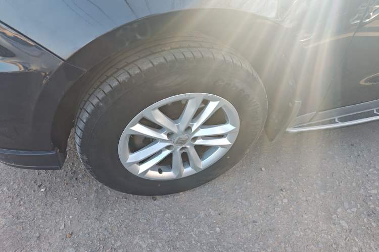 Used Zotye T600 2015 1.5T Manual Luxury Model Left Front Wheel Hub