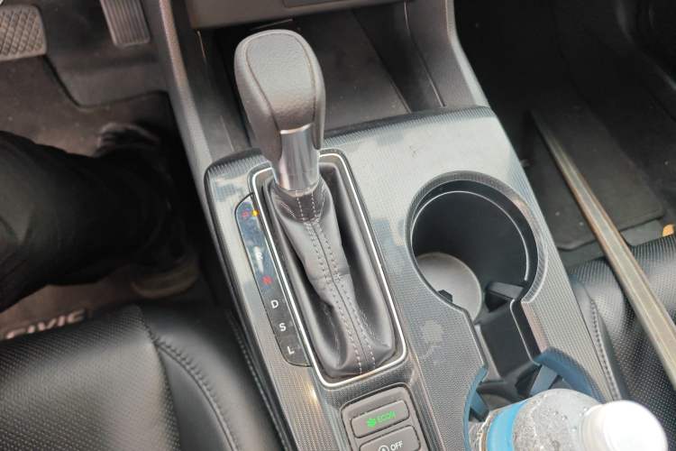 Used Honda Civic 2022 240TURBO CVT Dynamic Edition Gear Lever