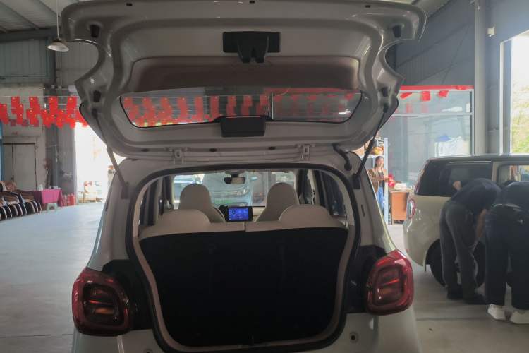 Used Wuling Hongguang MINIEV 2025 Four-Door Version Zhenxiang+ Edition Trunk